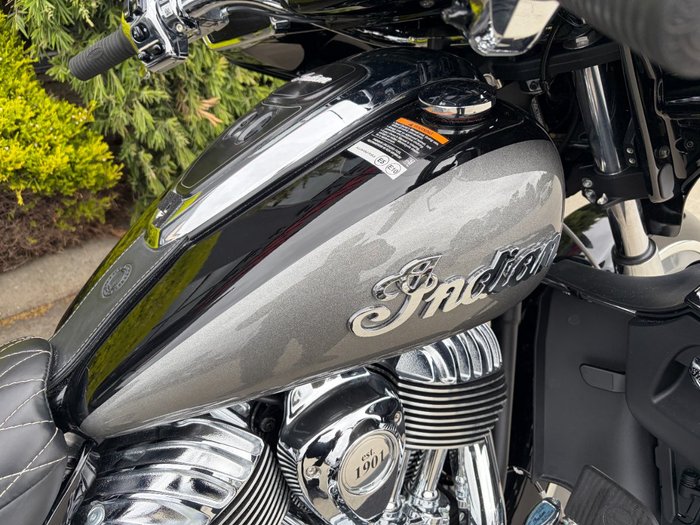 2024 Indian ROADMASTER CLASSIC Metalic Black