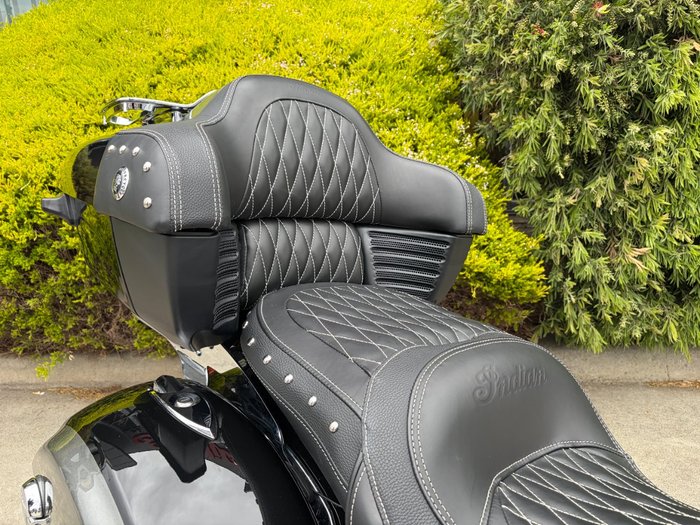 2024 Indian ROADMASTER CLASSIC Metalic Black