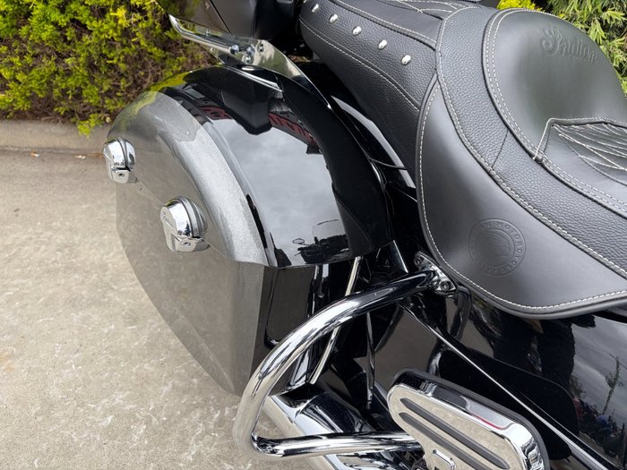 2024 Indian ROADMASTER CLASSIC Metalic Black
