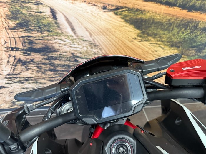 2022 Kawasaki Z900 SUPERNAKED WHITE