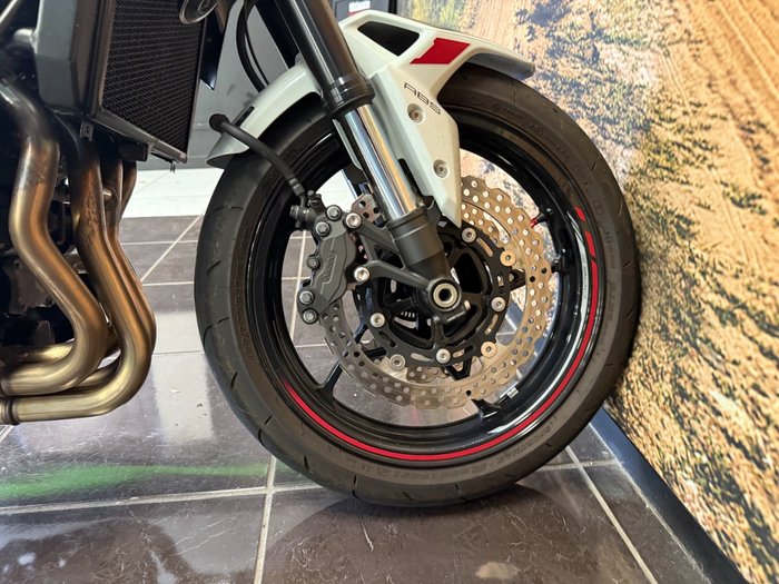 2022 Kawasaki Z900 SUPERNAKED WHITE