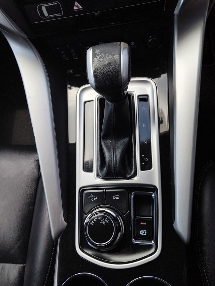 2016 Mitsubishi Pajero Sport Exceed