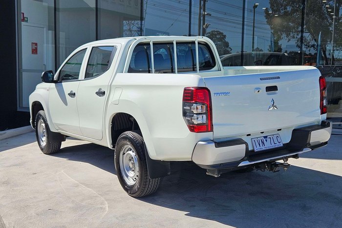 2021 Mitsubishi Triton GLX