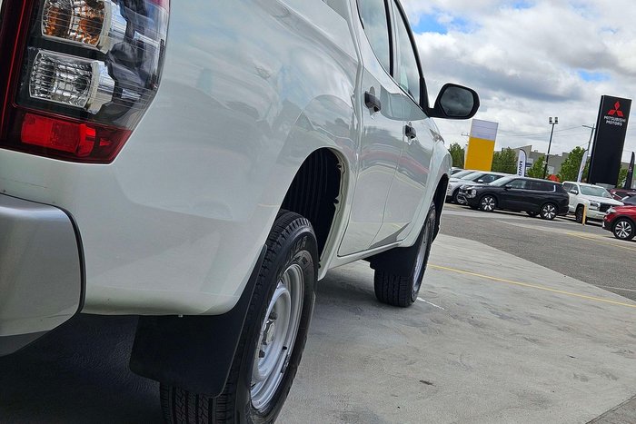 2021 Mitsubishi Triton GLX