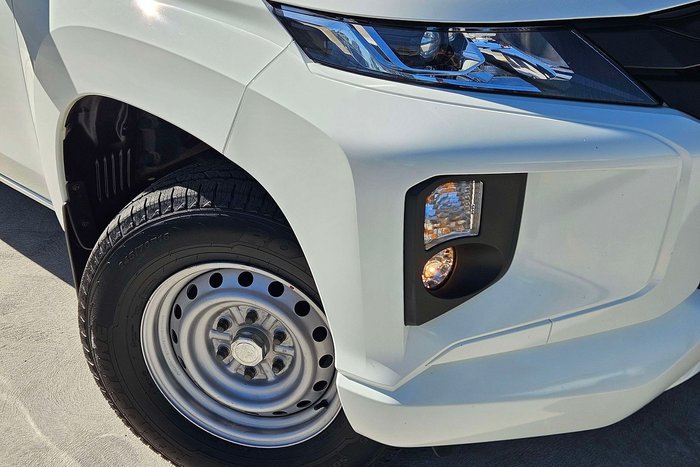 2021 Mitsubishi Triton GLX