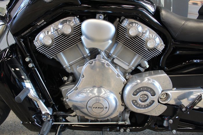 2013 Harley-davidson VRSCF MUSCLE BLACK