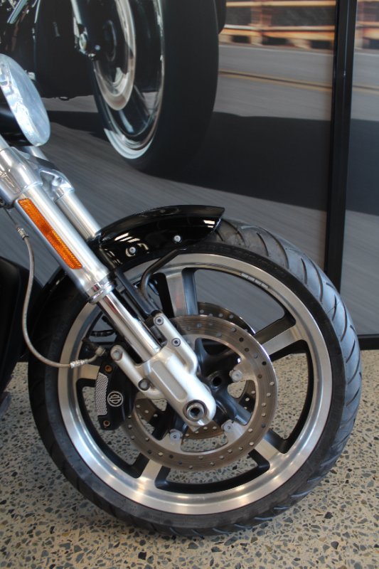 2013 Harley-davidson VRSCF MUSCLE BLACK