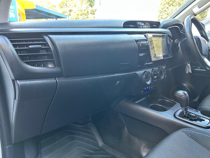 2019 Toyota Hilux SR