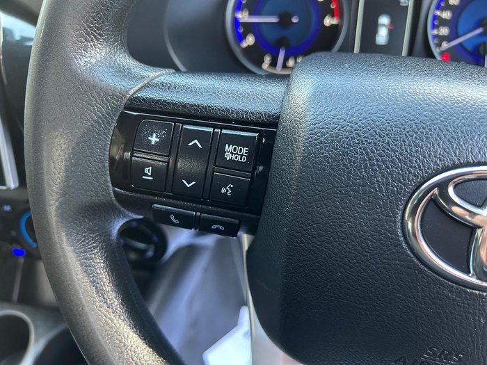 2019 Toyota Hilux SR