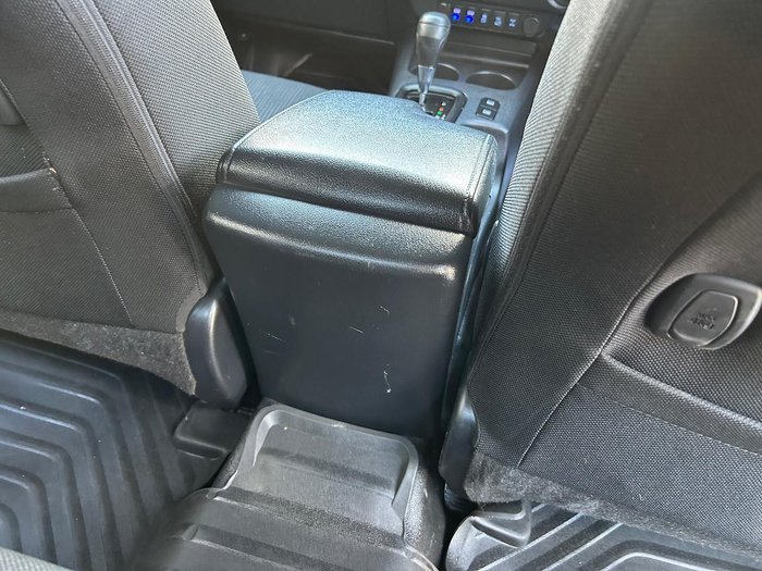 2019 Toyota Hilux SR