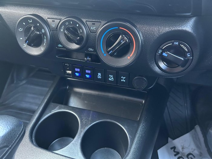 2019 Toyota Hilux SR