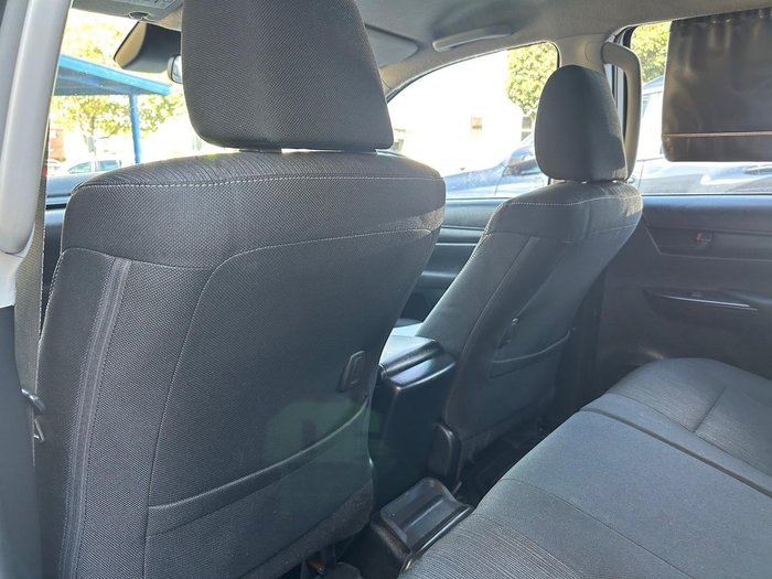 2019 Toyota Hilux SR