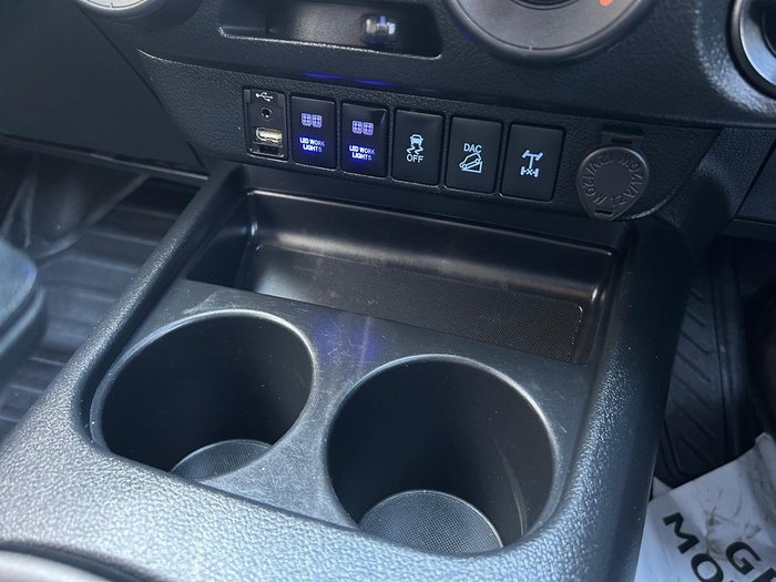 2019 Toyota Hilux SR