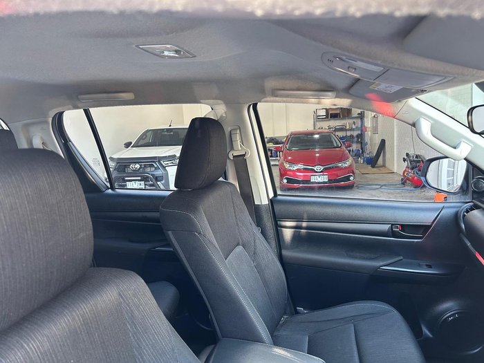 2019 Toyota Hilux SR