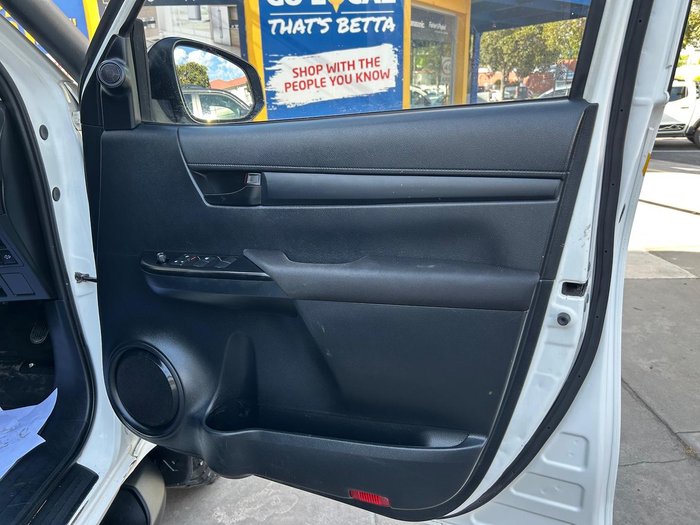 2019 Toyota Hilux SR