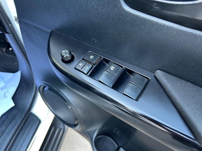 2019 Toyota Hilux SR