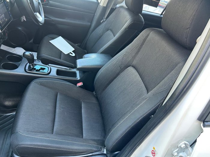 2019 Toyota Hilux SR