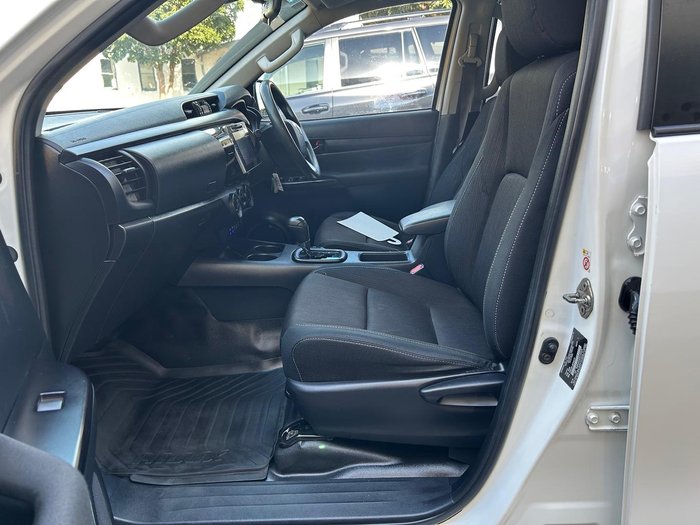 2019 Toyota Hilux SR