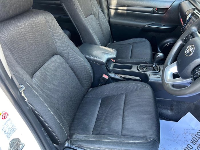 2019 Toyota Hilux SR