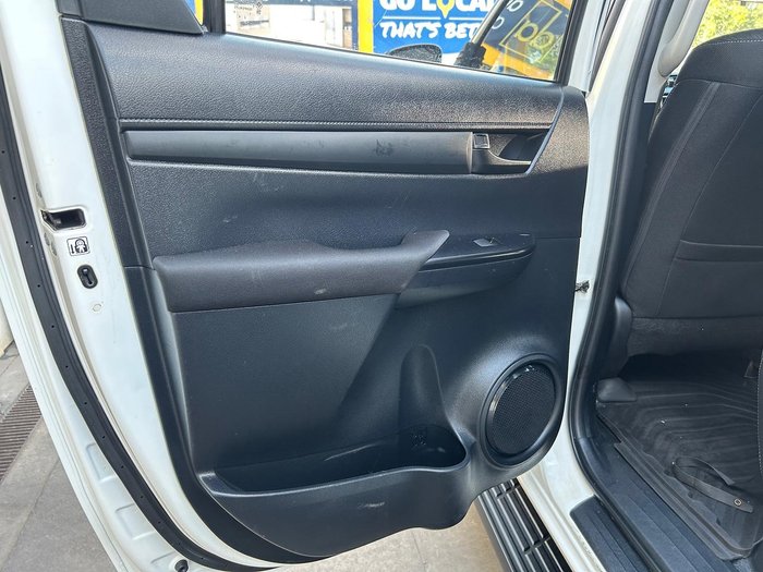 2019 Toyota Hilux SR