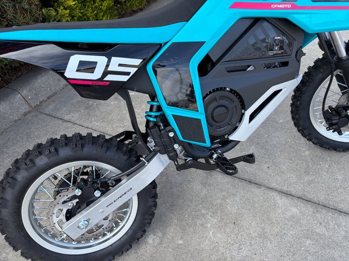 2025 CFMOTO CX-5E Blue