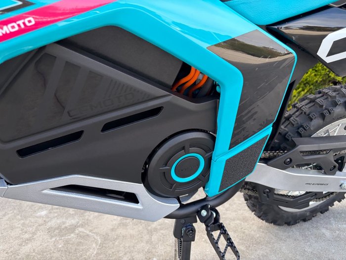 2025 CFMOTO CX-5E Blue