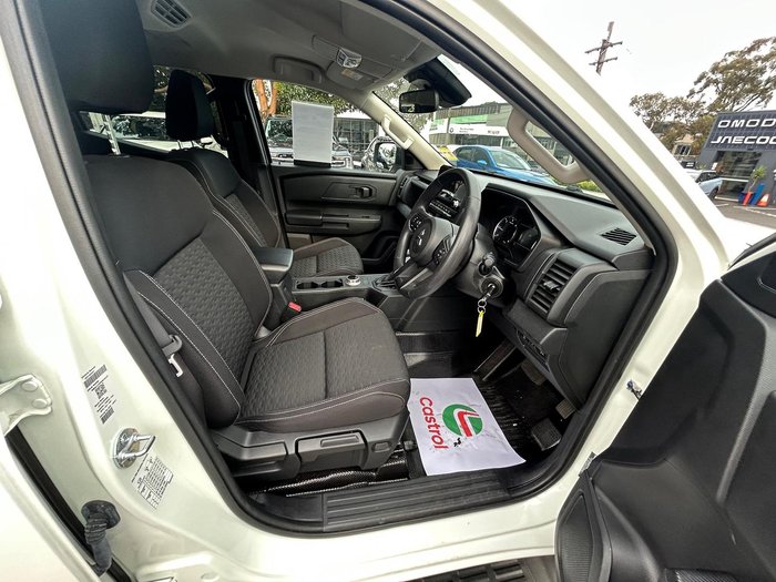 2024 Mitsubishi Triton GLX+