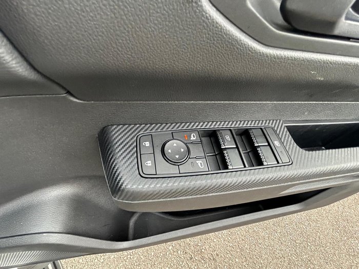 2024 Mitsubishi Triton GLX+