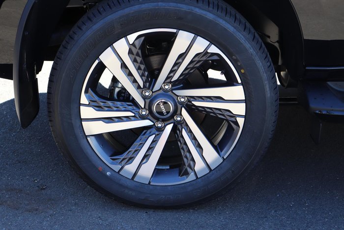 2025 Isuzu MU-X LS-T