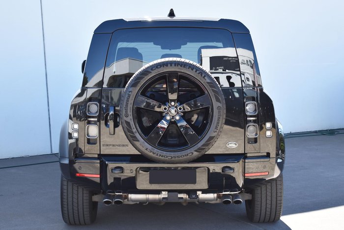 2023 Land Rover Defender 110 P525 V8 L663 MY23.5 AWD Santorini Black