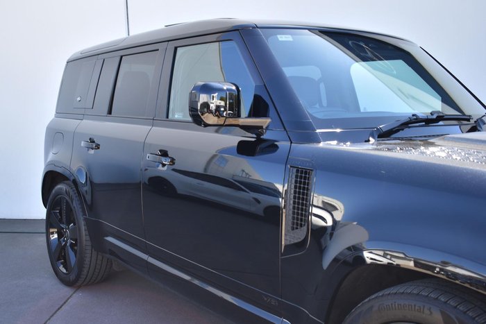 2023 Land Rover Defender 110 P525 V8 L663 MY23.5 AWD Santorini Black