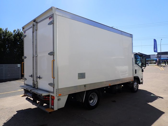 2023 ISUZU NNR 45-150 WHITE