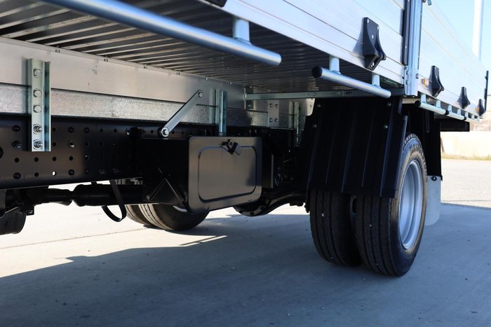 2025 Fuso Canter 515 Alloy Tray with ladder racks White