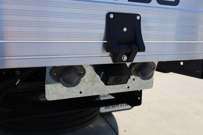 2025 Fuso Canter 515 Alloy Tray with ladder racks White