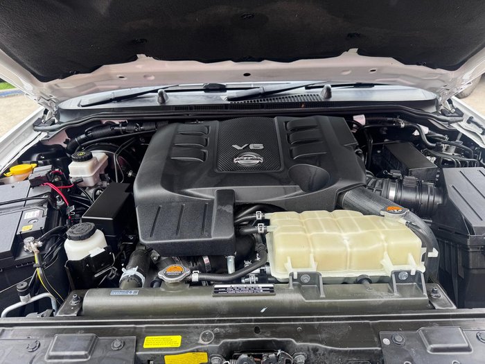 2013 Nissan Navara ST-X D40 Series 5 4X4 Dual Range Arctic White