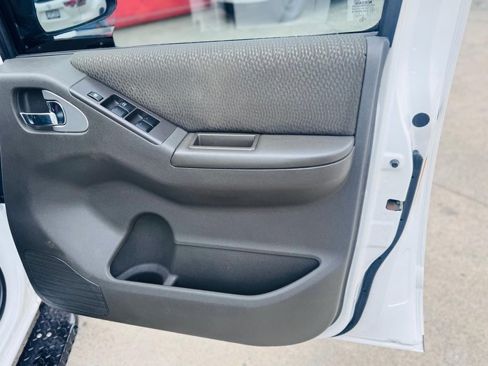 2013 Nissan Navara ST-X D40 Series 5 4X4 Dual Range Arctic White