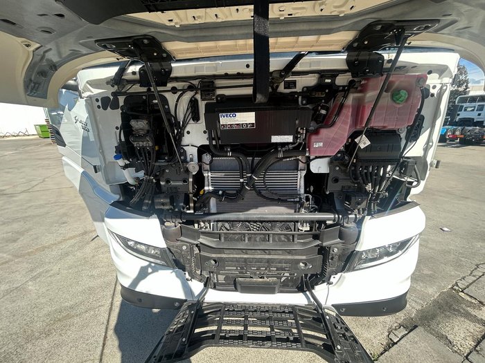 2024 Iveco S-Way AS700