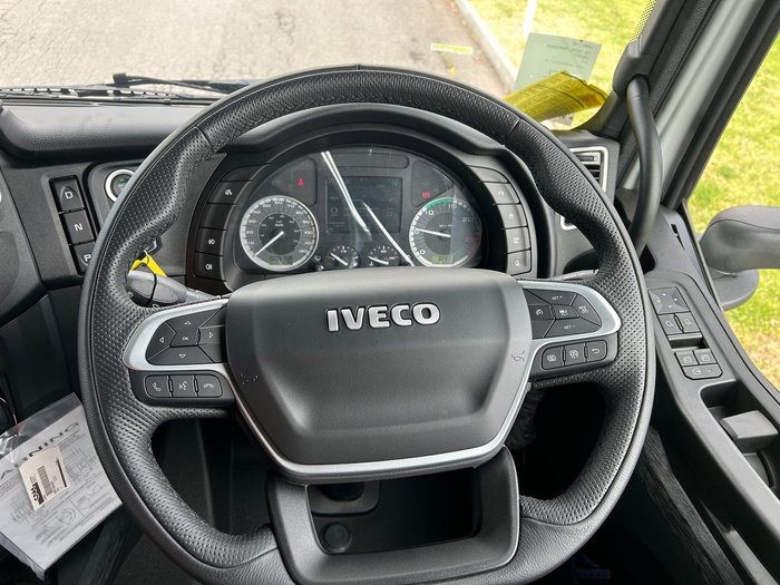 2024 Iveco S-Way AS700