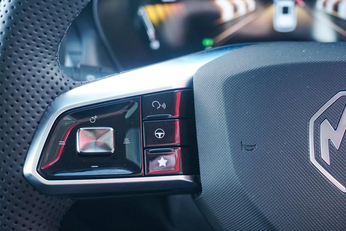 2025 MG ZS Essence Hybrid+
