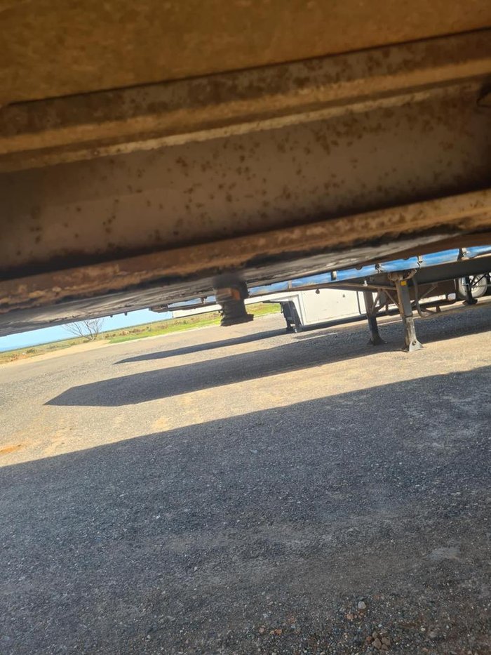 Krueger Tri-Axle Curtainsider Trailer