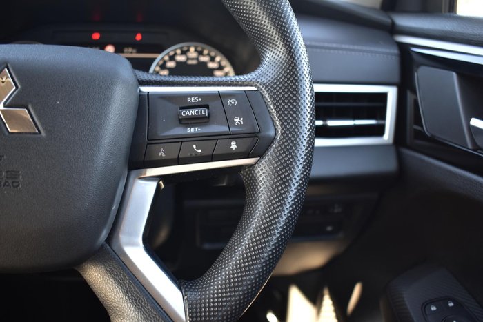 2024 Mitsubishi Outlander ES ZM MY24 White