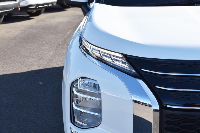 2024 Mitsubishi Outlander ES ZM MY24 White