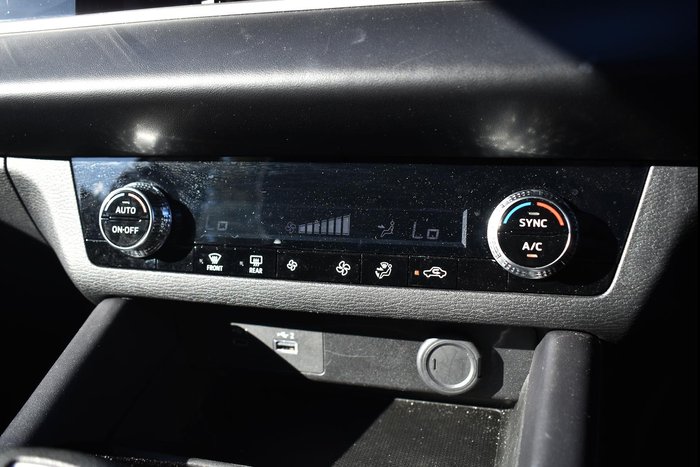 2024 Mitsubishi Outlander ES ZM MY24 White