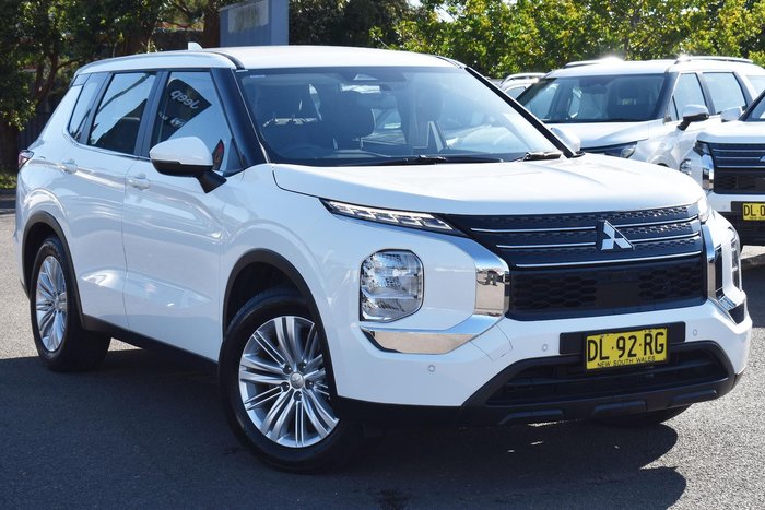 2024 Mitsubishi Outlander ES ZM MY24 White