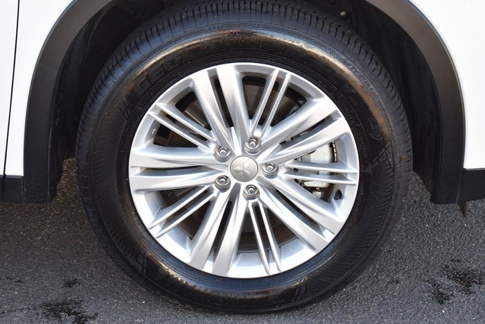 2024 Mitsubishi Outlander ES ZM MY24 White