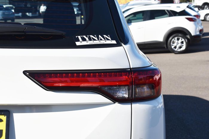 2024 Mitsubishi Outlander ES ZM MY24 White