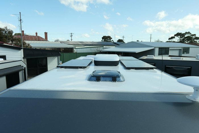 2025 Nikola Caravans Nik Klp 21'6'' 2 Bunk