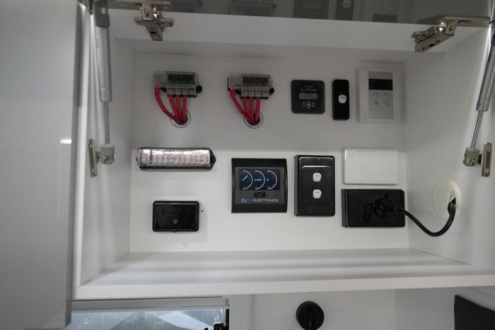 2025 Nikola Caravans Nik Klp 21'6'' 2 Bunk