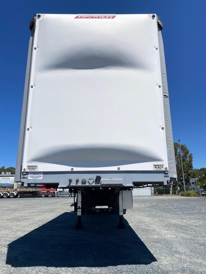 2017 Barker 12 Pallet Straight Deck Curtainsider A Trailer