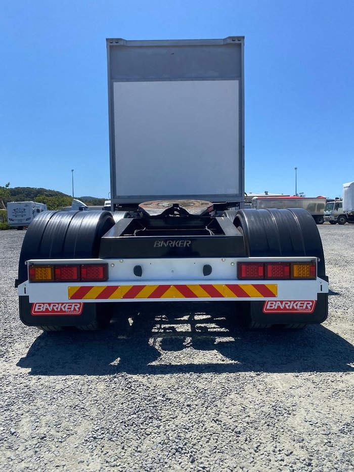 2017 Barker 12 Pallet Straight Deck Curtainsider A Trailer